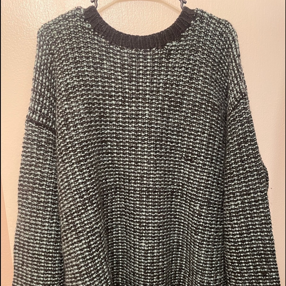 SWEATER HANDMADE - Picture 1 of 6